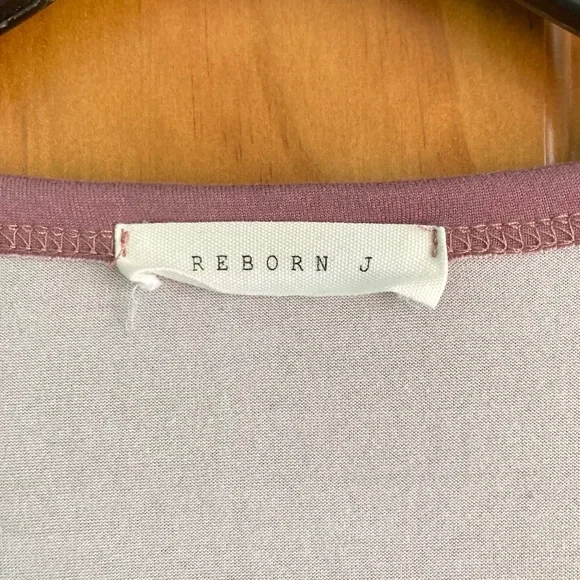 Women’s size small Reborn J gently used purple floral top with buttons and tie - Picture 4 of 5